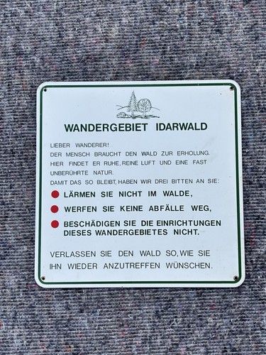 Altes blechschild wandergebiet - altes,