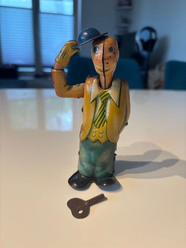 Altes blechspielzeug mann - mann, /